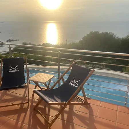 Sunset View Вилла Коста-Парадисо